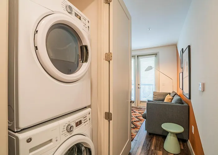 Boulevard Modern Roosevelt Row 1br Pool Gym 7