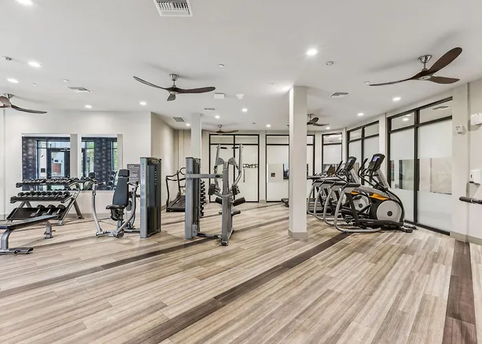 Boulevard Modern Roosevelt Row 1br Pool Gym 7