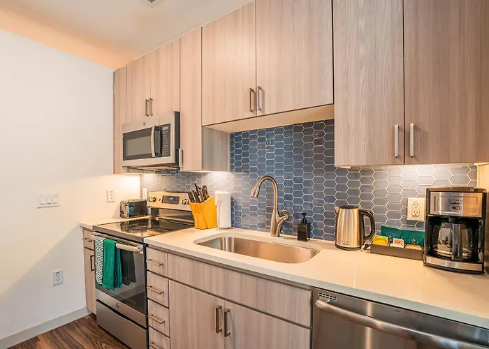 Apartment Boulevard Modern Roosevelt Row 1br Pool Gym 7