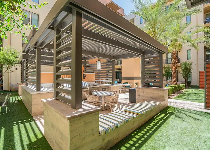 Boulevard Modern Roosevelt Row 1br Pool Gym 7